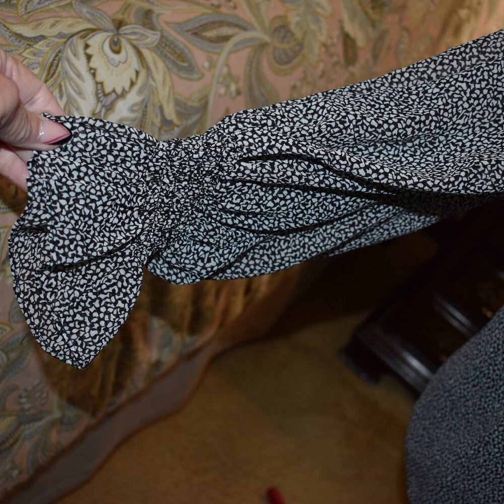 blouse - Picture 3 of 5